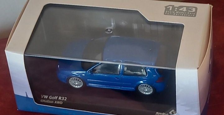 Golf R32 escala 1:43