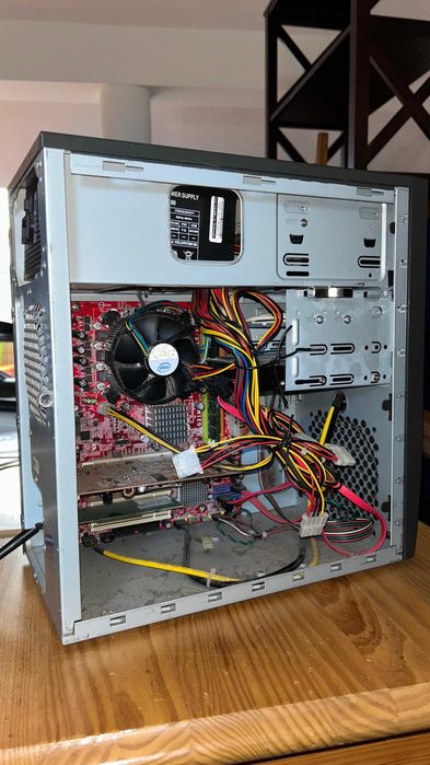 Computador Desktop Antigo