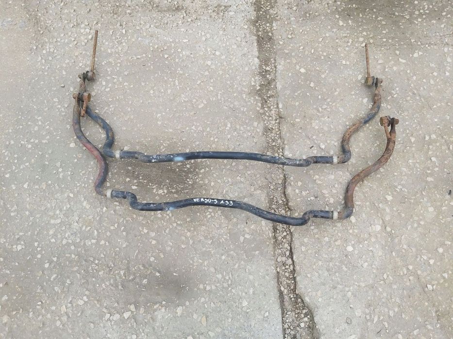 Toyota VERSO S stabilizator przód drążek