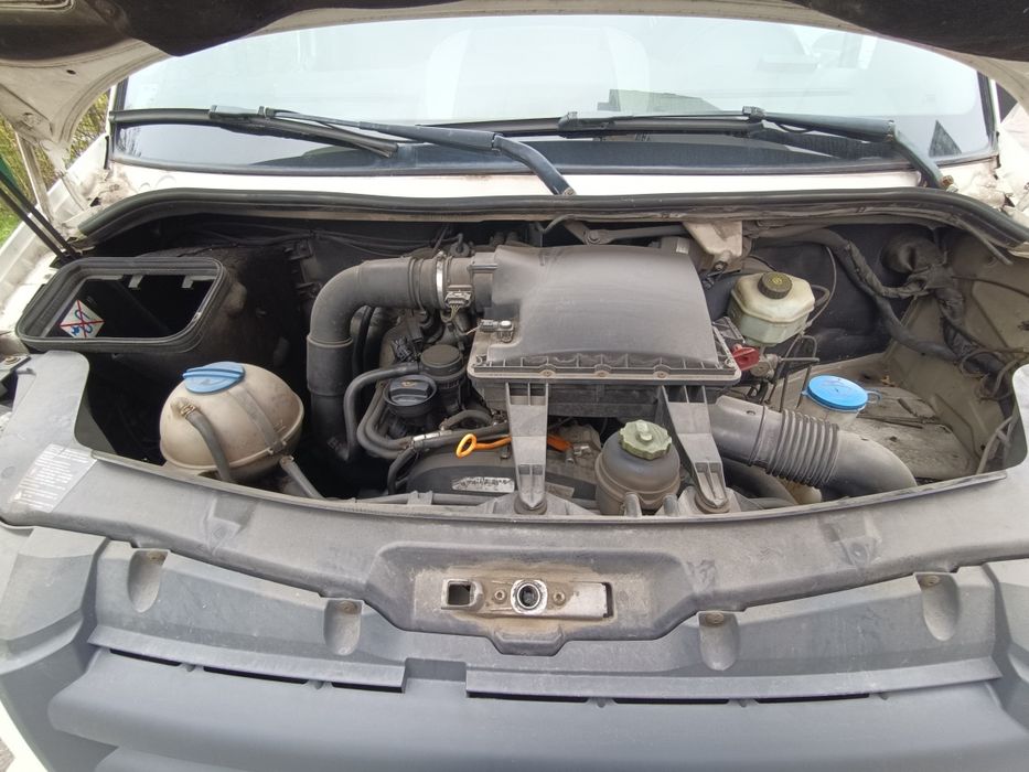 Бус Фольксваген Крафтер в гарному станіі