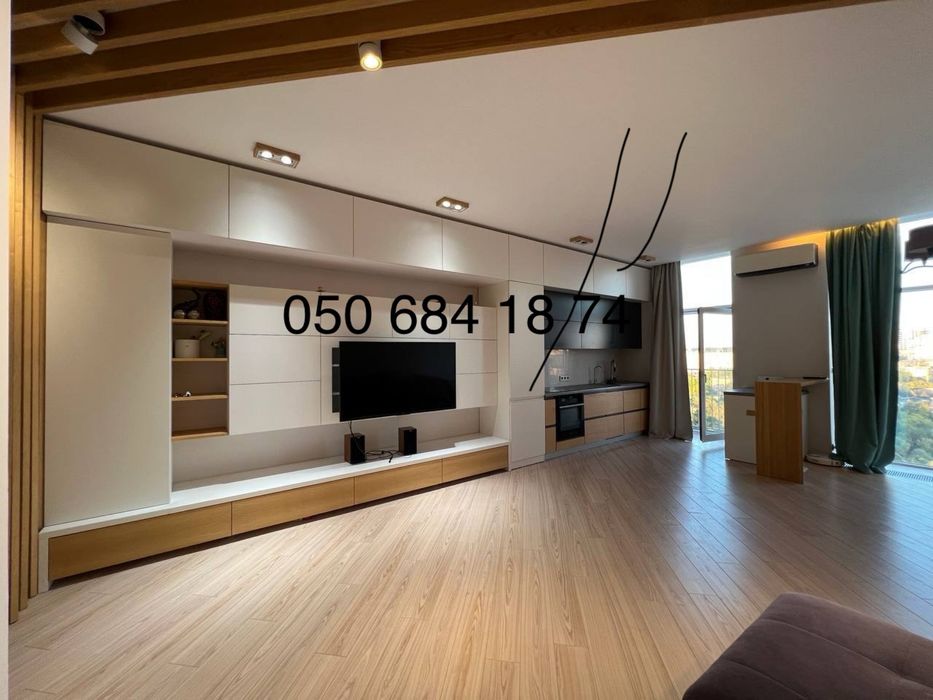 ЖК Ультра, Бот Сад.Продажа просторной 3 комн. кв.120 метров.