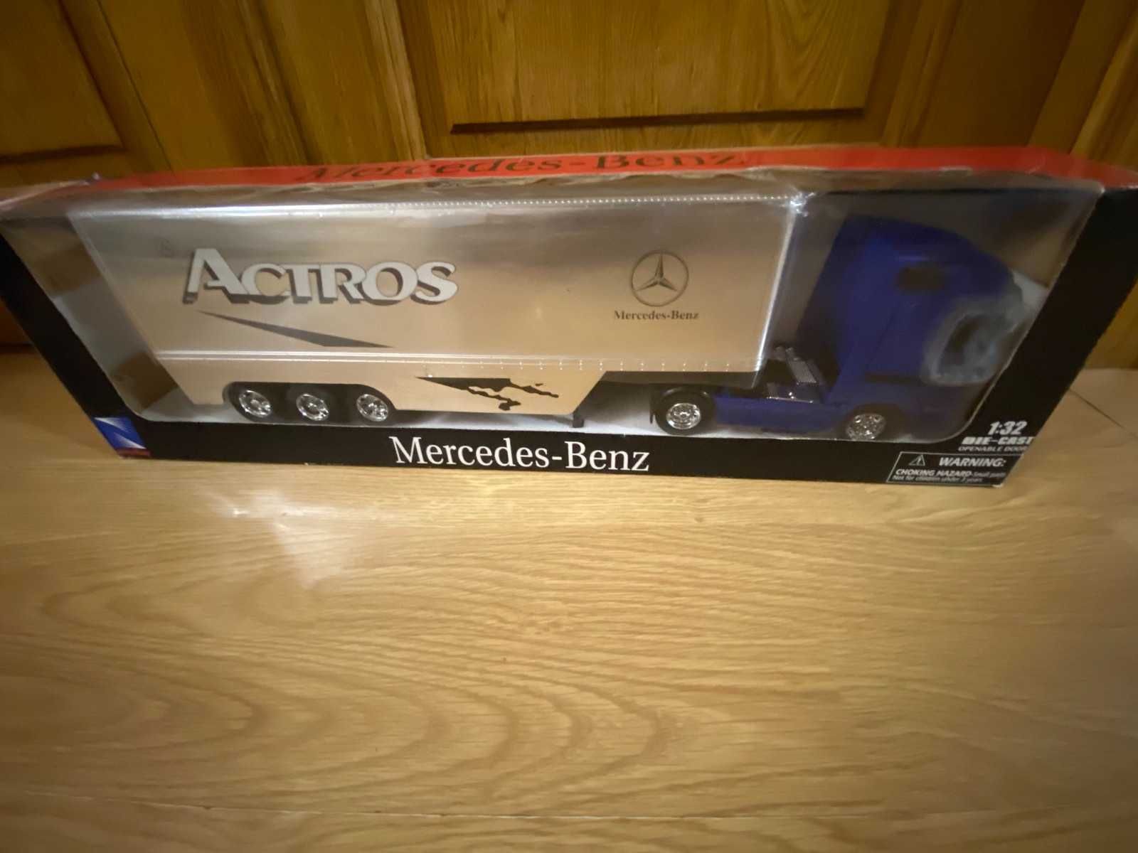модель грузового автомобиля Mersedes Benz