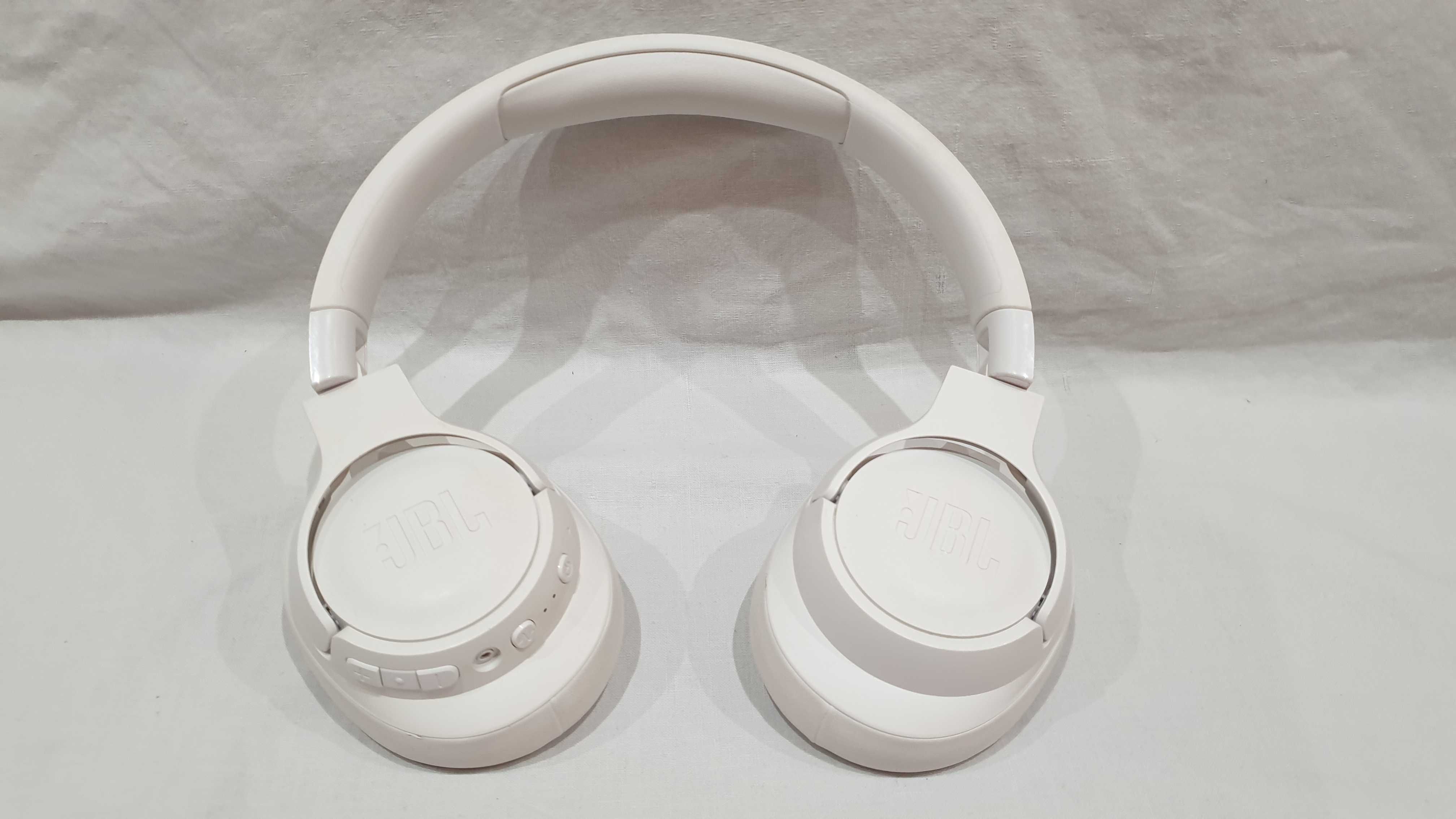 Słuchawki bezprzewodowe JBL TUNE 760NC WHITE.