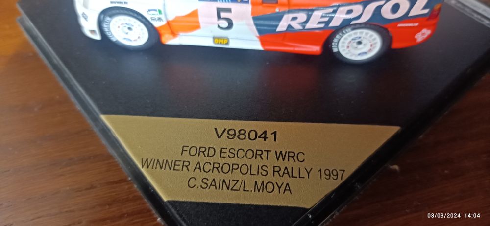 Vitesse Ford escort wrc Carlos Sainz 1/43 novo 30€