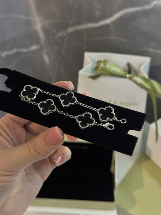 Браслет Van Cleef з оніксом в сріблі