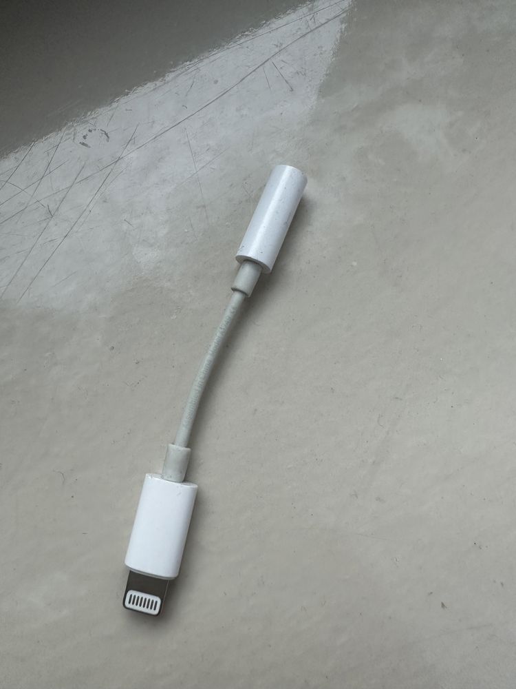 Adapter apple ze złącza Lightning na gniazdo słuchawkowe 3.5 mm