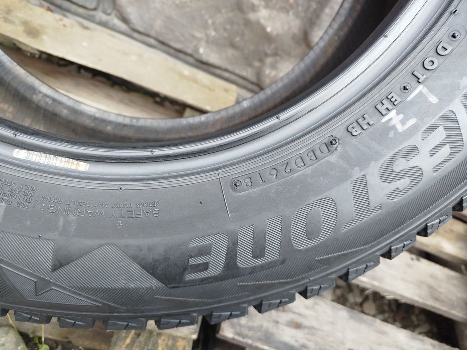 Шини зимові 215-65-16C Bridgestone з Німечини