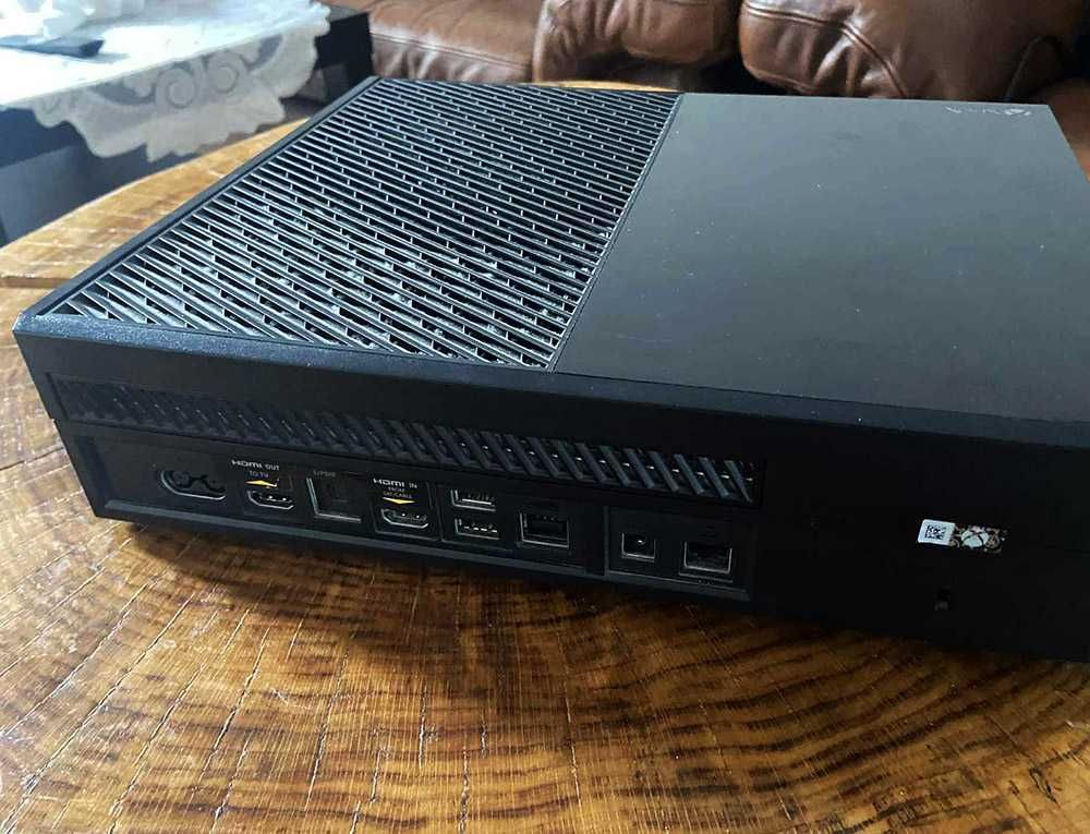 XBOX ONE, dodatkowy dysk 2TB, 100% sprawna, stan b. dobry
