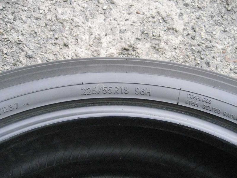 225/55R18 98H Toyo R37 літо 2штуки протектор 5.5мм 70%