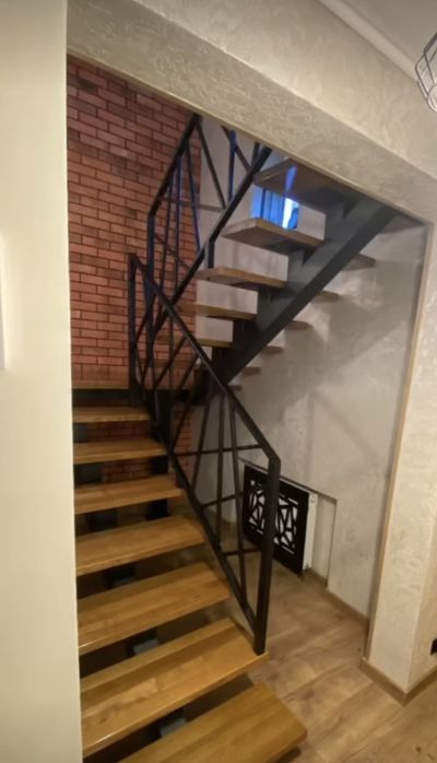 Schody metalowe wewnętrzne – nowoczesny design i solidne wykonanie