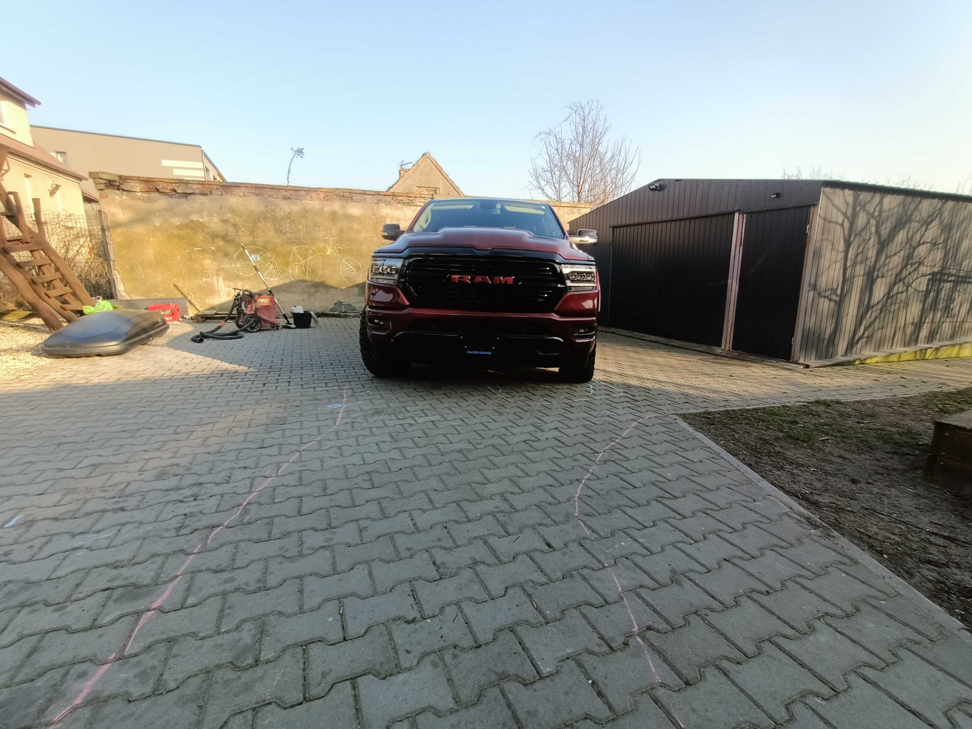RAM 2019r. Laramie 6 osobowy.