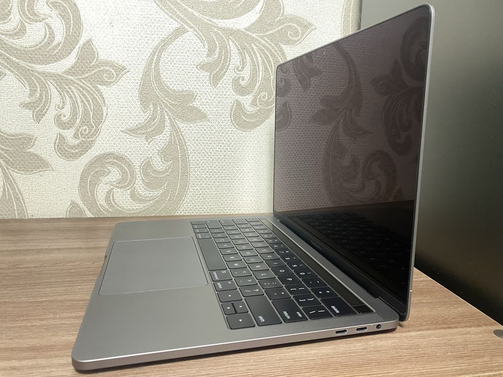 Apple MacBook Pro 13 2016 retina touchbar 80%+ 8/256 core i5 ноутбук