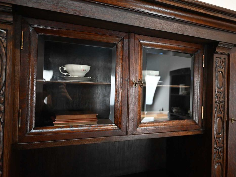 bardzo ładny kredens międzywojenny 092904