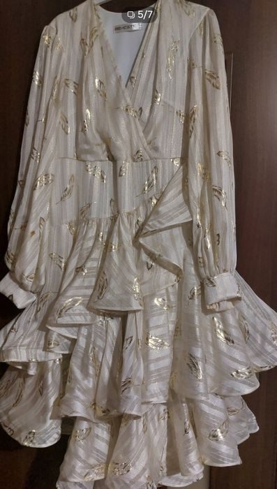 Bardzo elegancka sukienka Behcetti na wyjątkową okazję