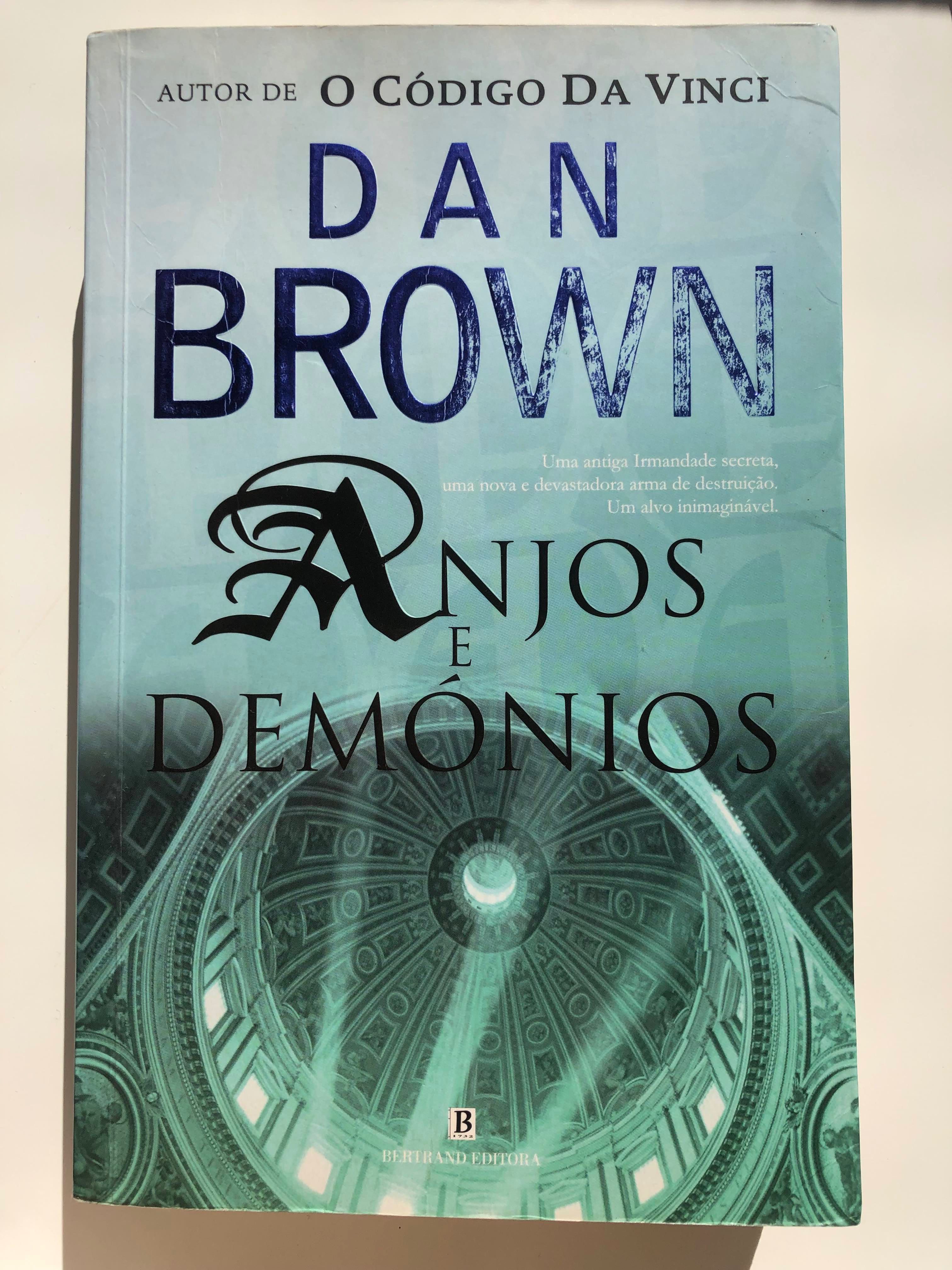 Livro "Anjos e Demónios" de Dan Brown (Portes Grátis)