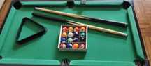 MINI POOL TABLE, pouco uso, em ótimo estado