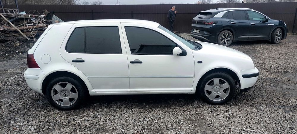 Volkswagen Golf 1.6