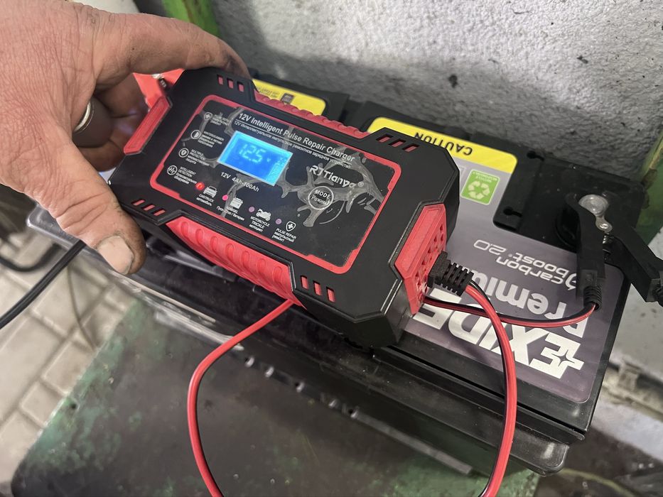 Автомобільний акумулятор EXIDE Premium 6СТ-100Ah АзЕ (EA1000)