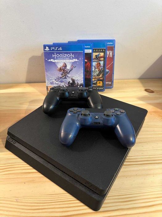 Playstation 4 slim 500 GB + 2 konsole + 4 gry