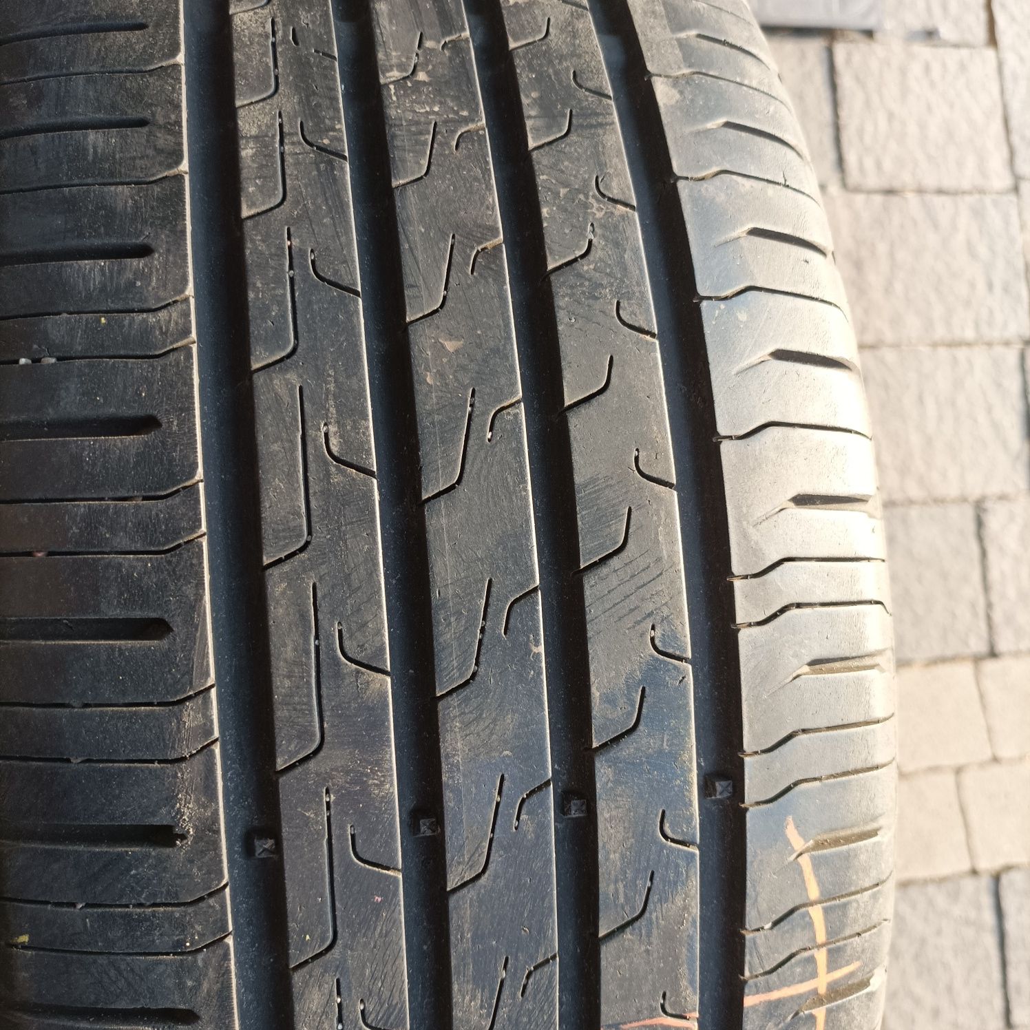 2 lub 4 opony letnie 205/55/16  Continental ok 6 mm