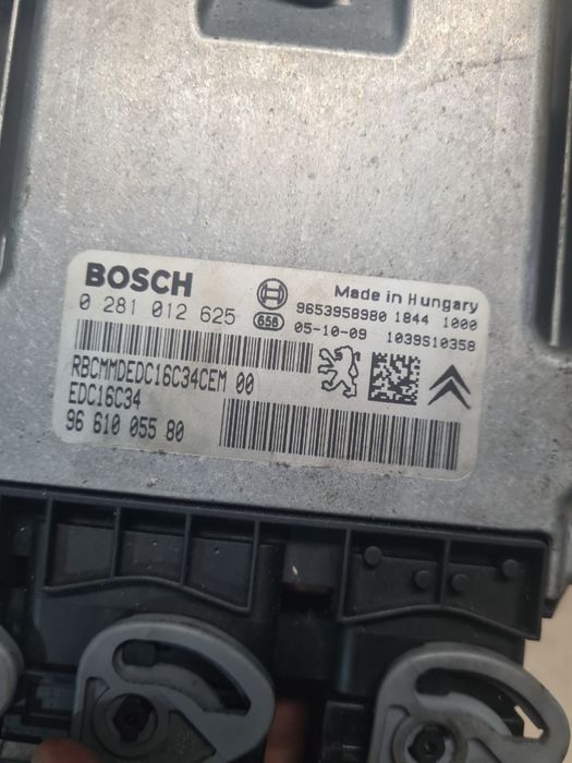 Блок управління двигуном Peugeot 407 ЕБУ Пежо 407 0281012625