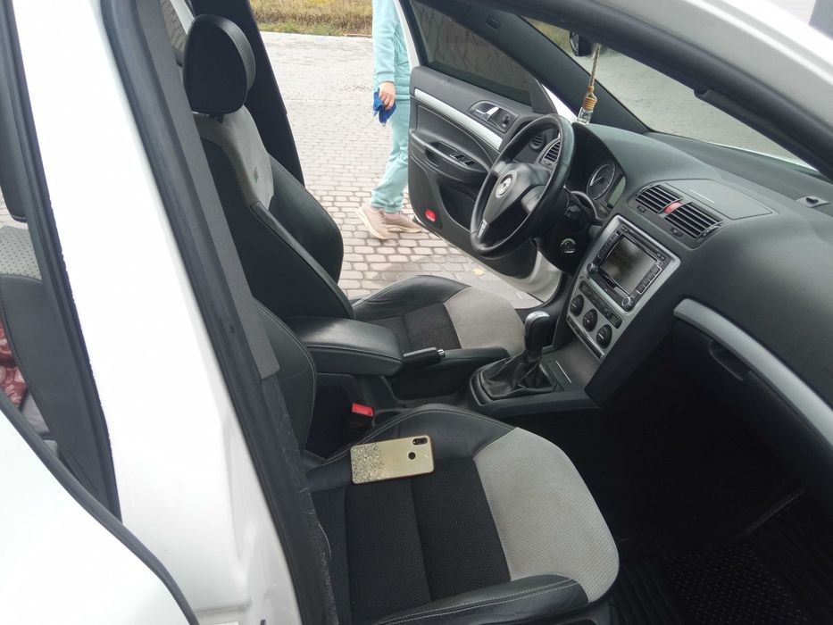 Продам автомобіль шкода Октавія а5рс