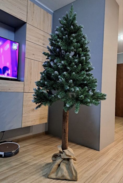 Ośnieżona choinka sztuczna na pniu 180 cm gęsta piękna sosna diament