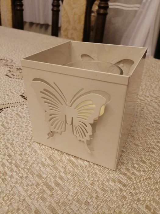 Świecznik biały, metalowy