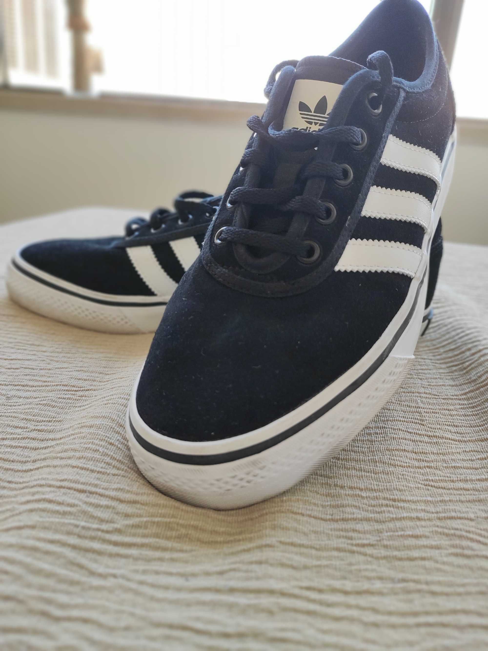 Sapatilhas Adidas 42 (NOVAS)