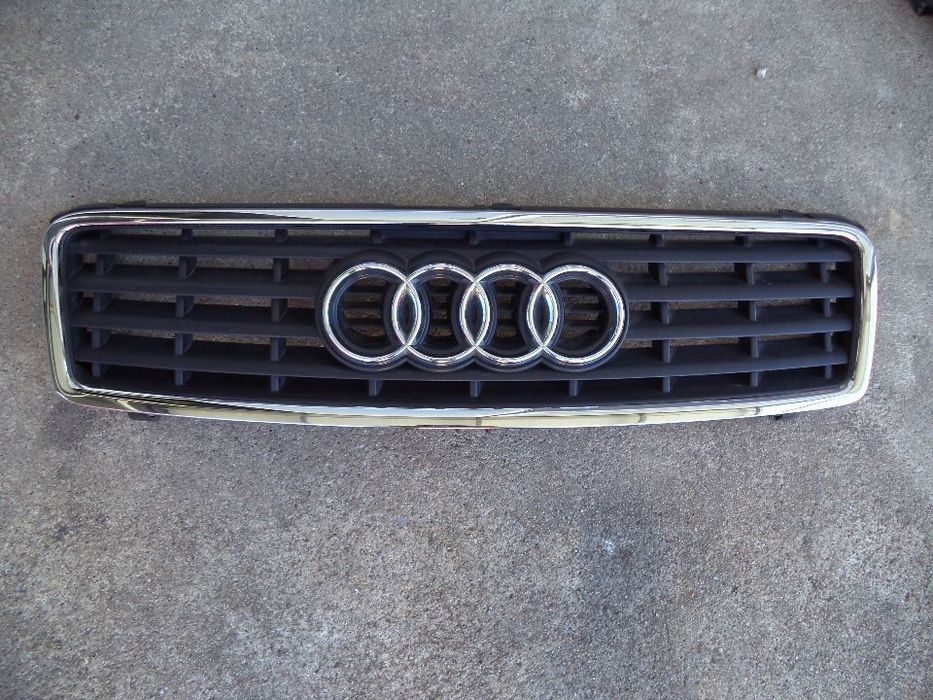 Grelha Audi A4 Coupe B6 ano 2004