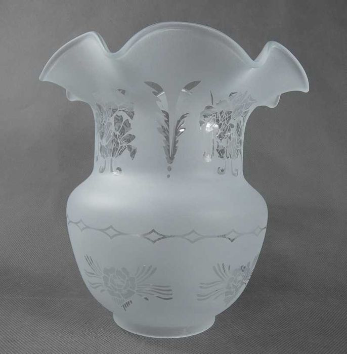 Biały TULIPAN klosz LAMPA NAFTOWA secesja 8,7 cm