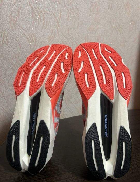 Кроссовки New Balance FuelCell SC Elite v4 оригинал