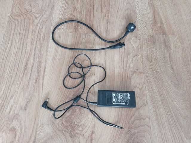 Zasilacz ASUS ADP-90CD DB 19V 4.74A 5.5mm x 2.5mm 90W + kabel