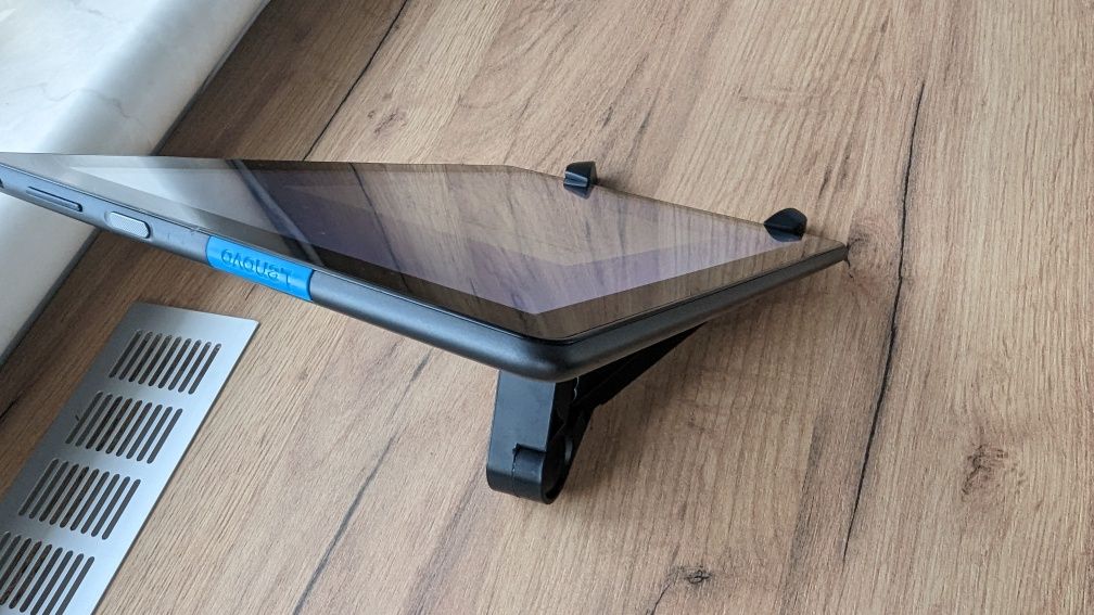 Планшет Lenovo Tab TB-X104L, 2/16 Gb