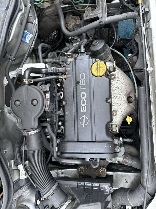 Opel Corsa C na części    maska/zderzak/klapa/fotele/licznik