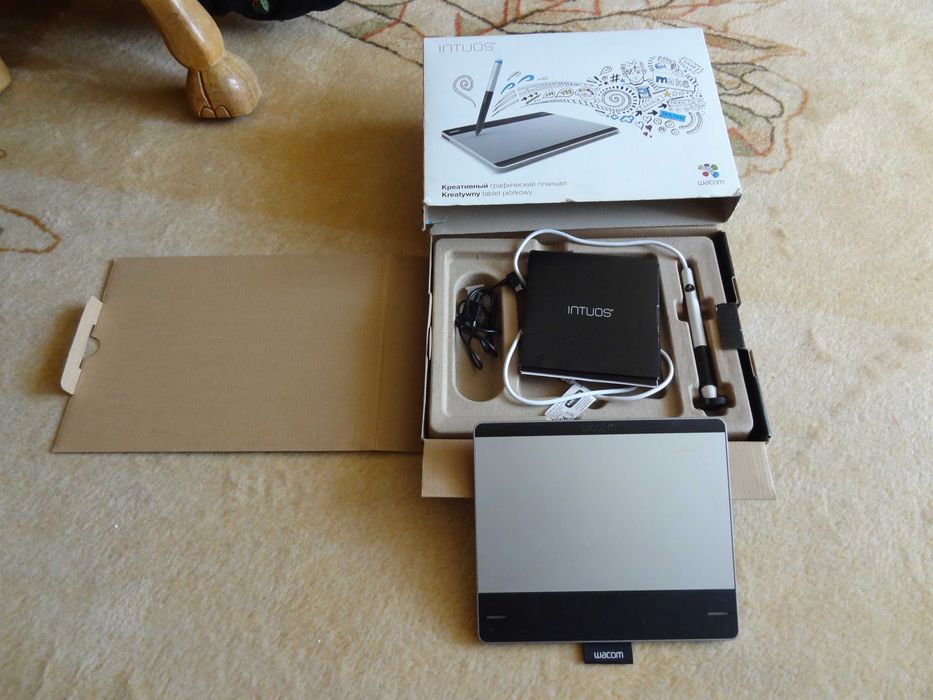 Kreatywny tablet piórkowy Intuos