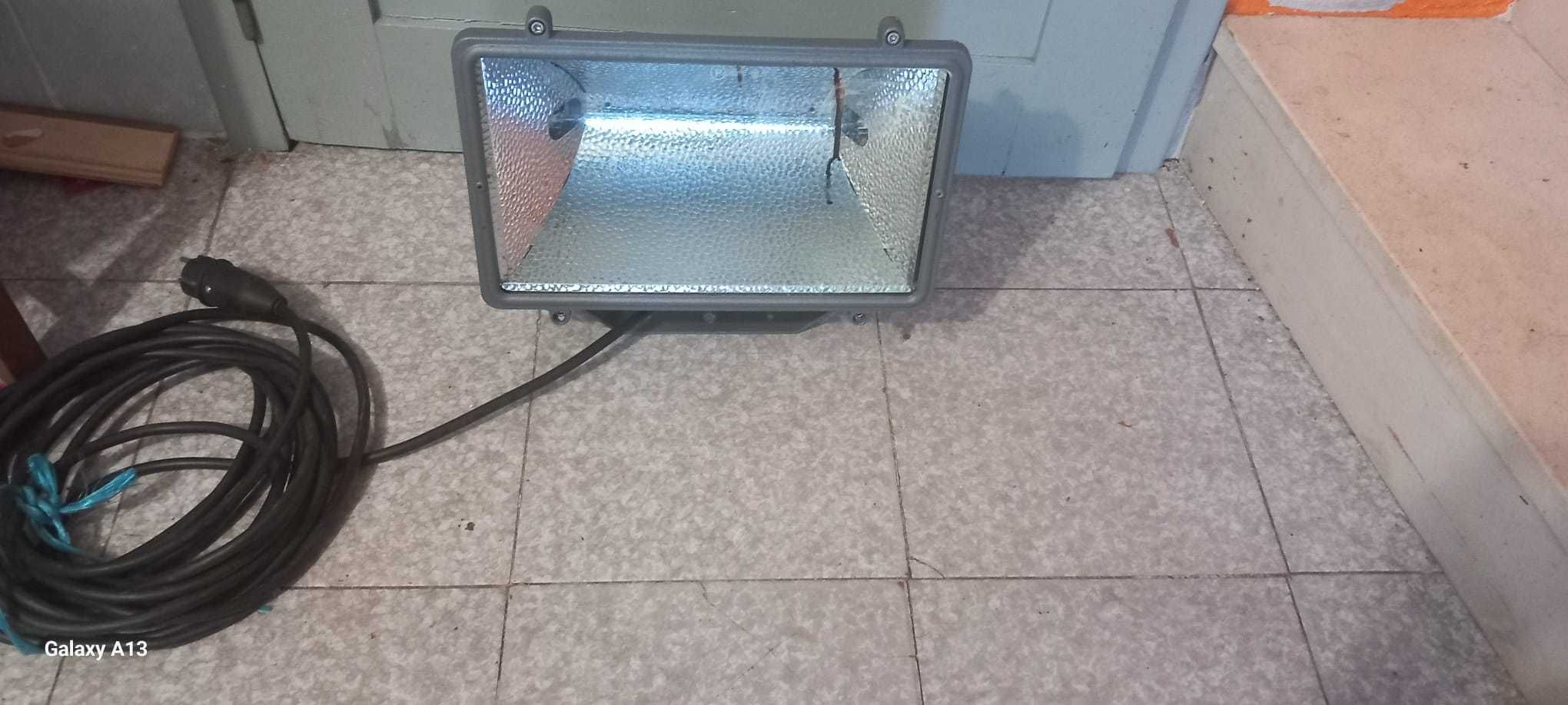 Holofone com boa iluminação