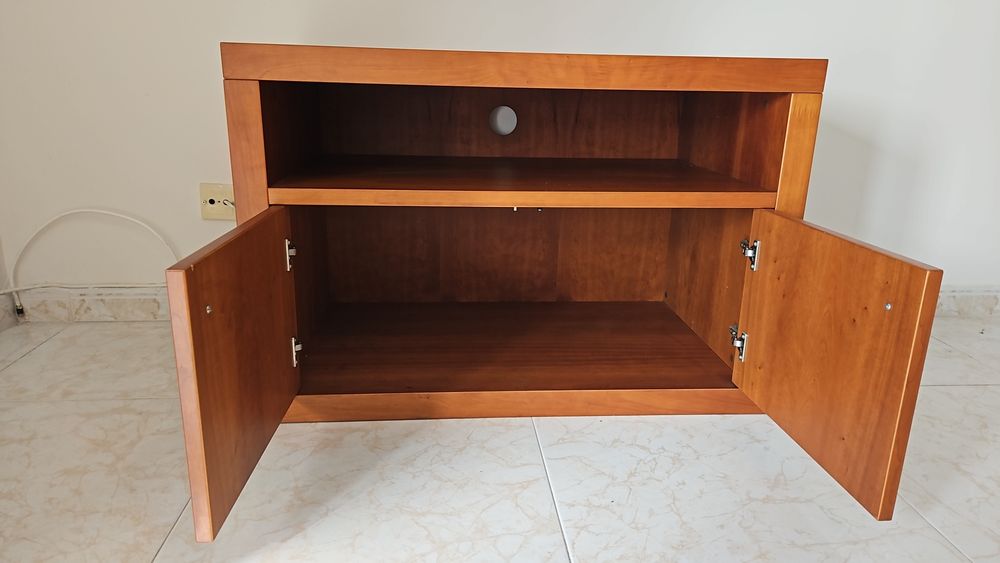Móvel de tv com gaveta