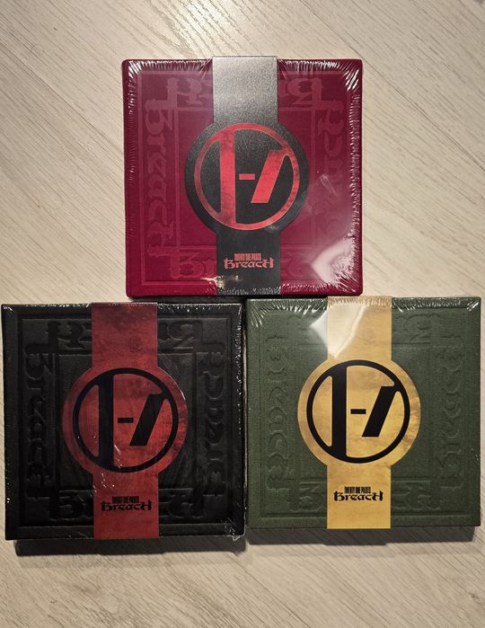 Twenty One Pilots Breach Boxset x3 -Dark Clancy,TorchBearer,NovaBishop