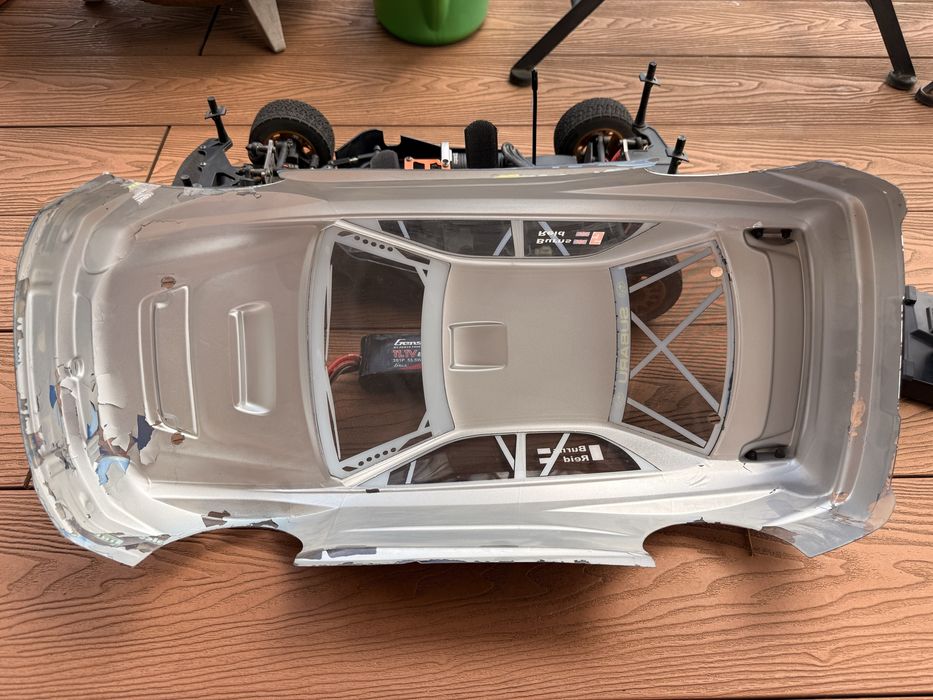 Model RC HPI Racing WR8 Flux Subaru Impreza, 1:8, RtR z pakietem