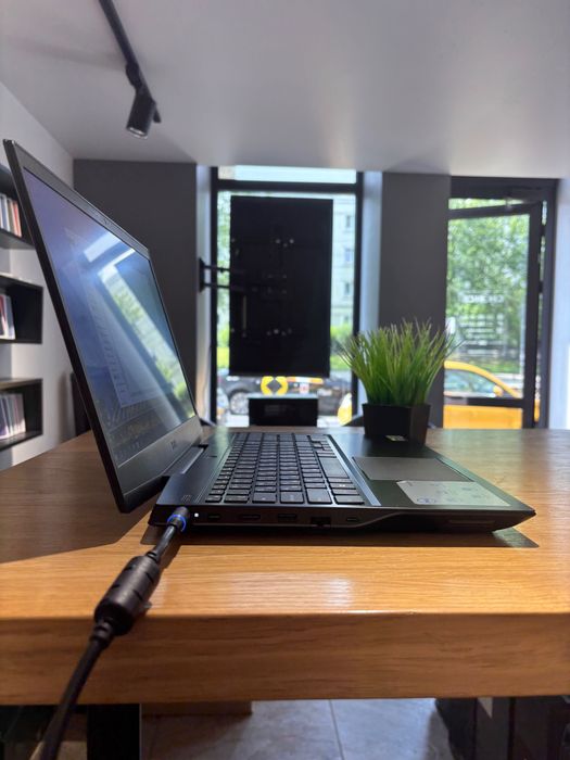 Dell Inspiron G5 5500 Intel i7 16GB 1TB RTX 2070 Max-Q Klasa A-
