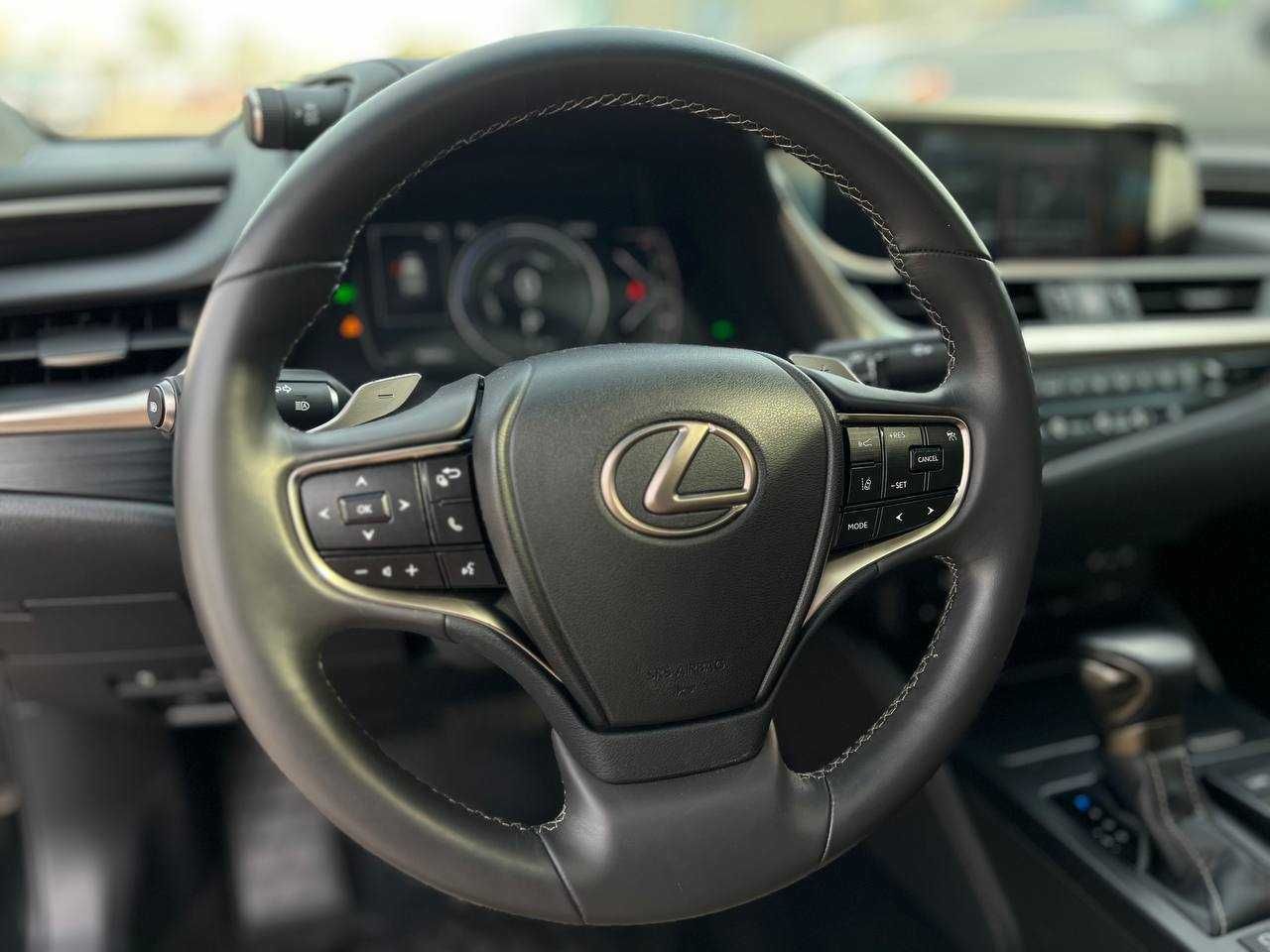 Lexus ES 300H 2021