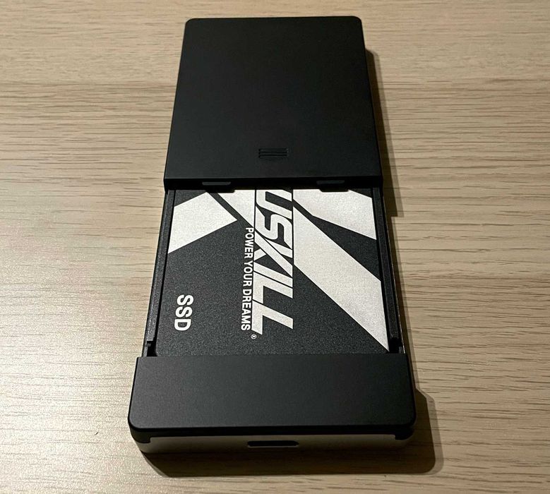 Dysk zewnętrzny SSD 2TB 2,5" USB 3.0 + etui