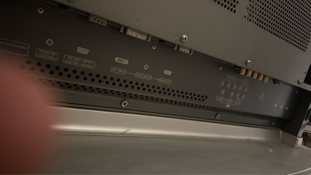 Vendo Televisão LG