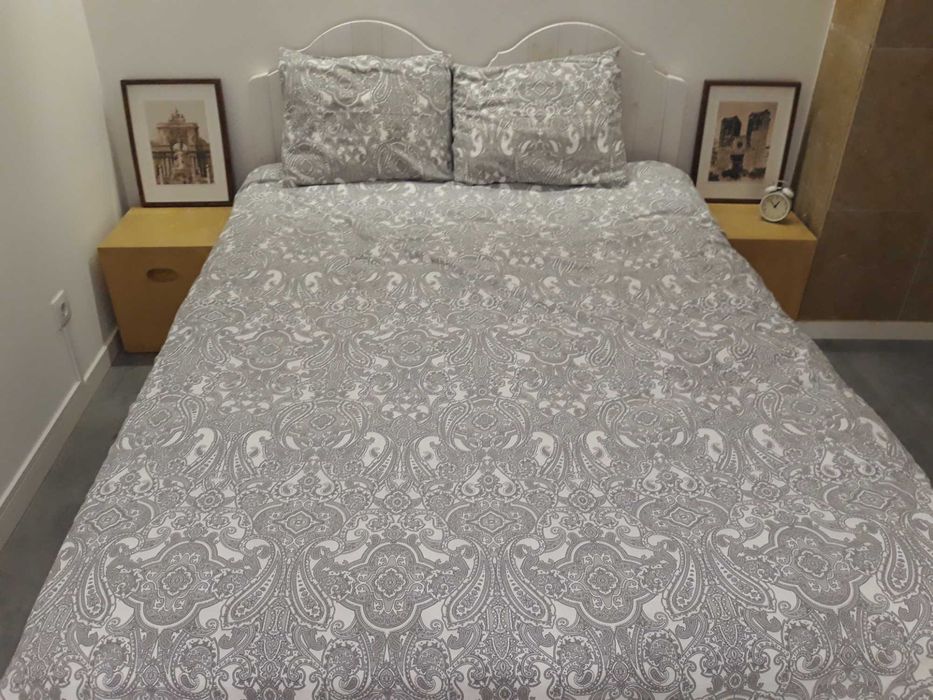 QUARTO CASAL. Metro Baixa Chiado. Centro Lisboa. Ler texto.