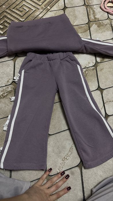 Лот одягу на дівчинку