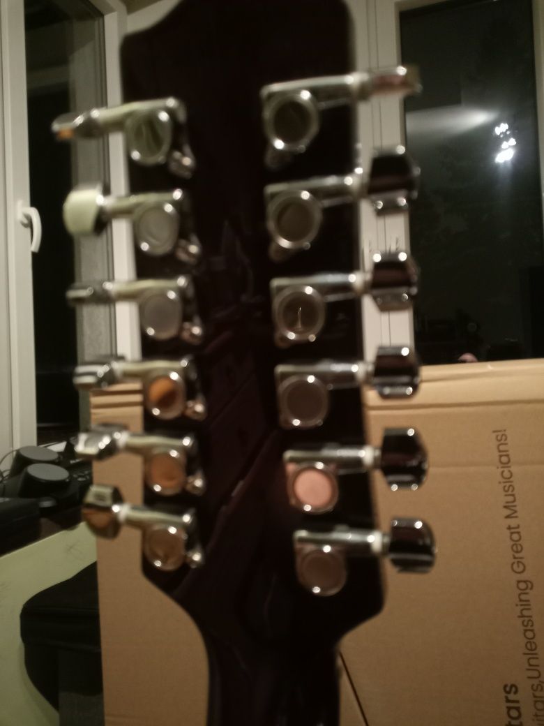 Gitara akustyczna dwunastka