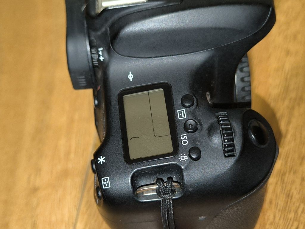 Câmara Canon 760D em ótimo estado com bateria e carregador originais