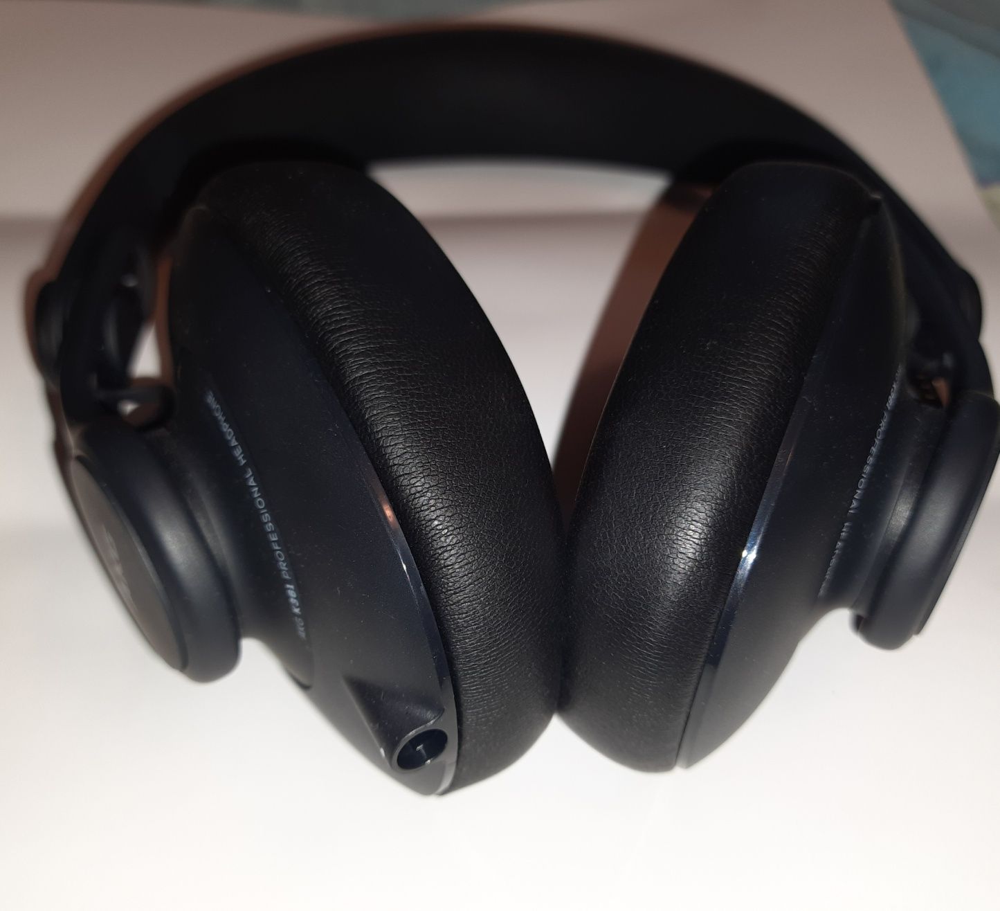 Навушники AKG K361