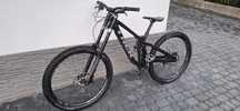 Rower Trek Session 8 Rok 22 Downhil
V10 Santa Cruz..
